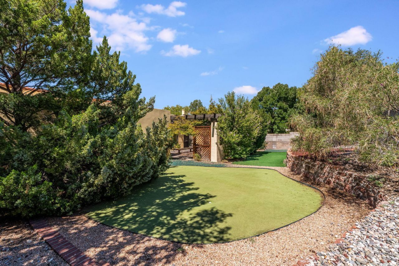 Albuquerque, New Mexico, 87111, United States, 4 Bedrooms Bedrooms, ,3 BathroomsBathrooms,Residential,For Sale,1947395