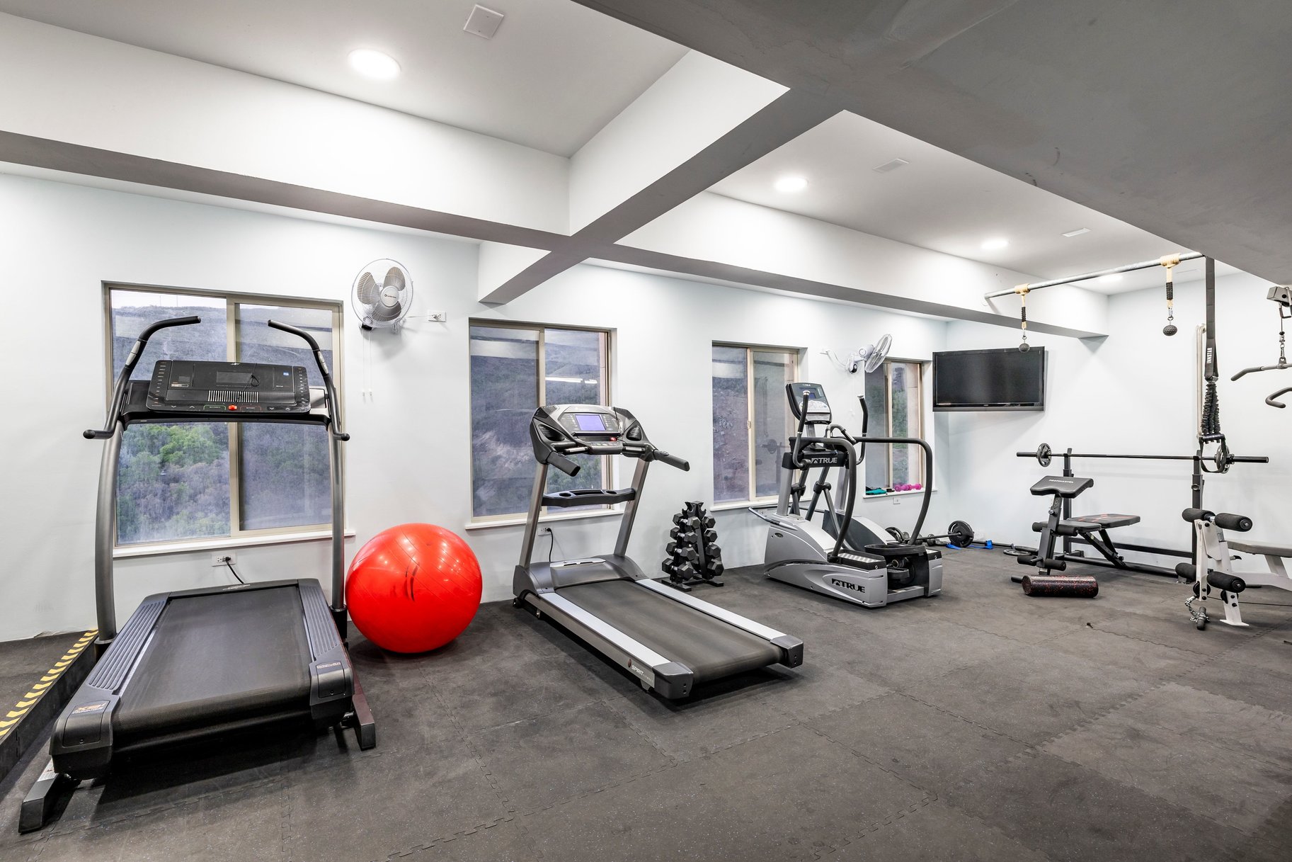  Spacious Canyon Crest Condo with Sweeping Valley Views - 物件實景