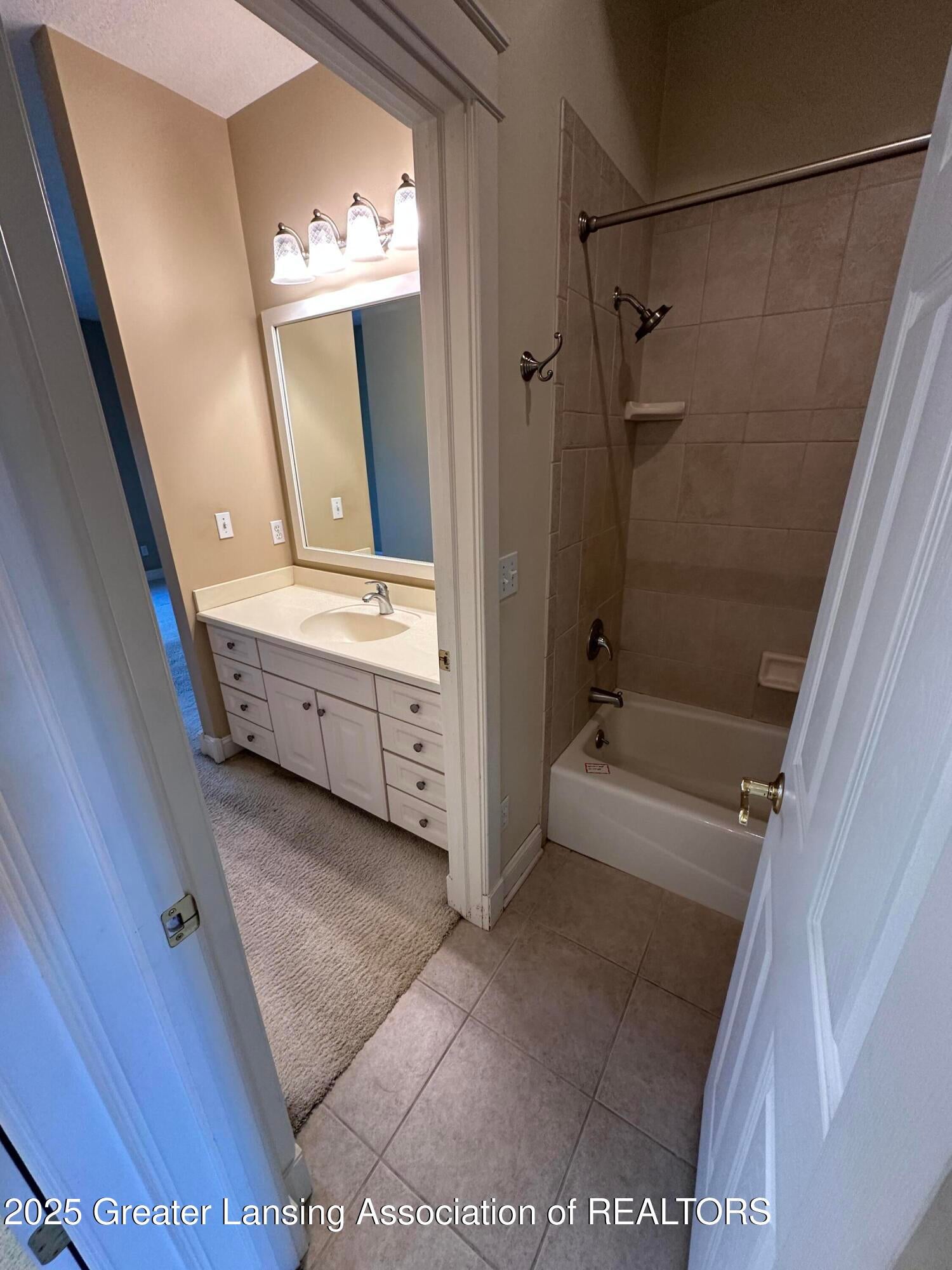 Lansing, Michigan, 48917, United States, 3 Bedrooms Bedrooms, ,4 BathroomsBathrooms,Residential,For Sale,1995579