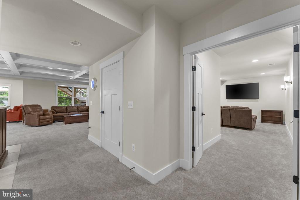 Warrenton, Virginia, 20187, United States, 4 Bedrooms Bedrooms, ,4 BathroomsBathrooms,Residential,For Sale,2048905