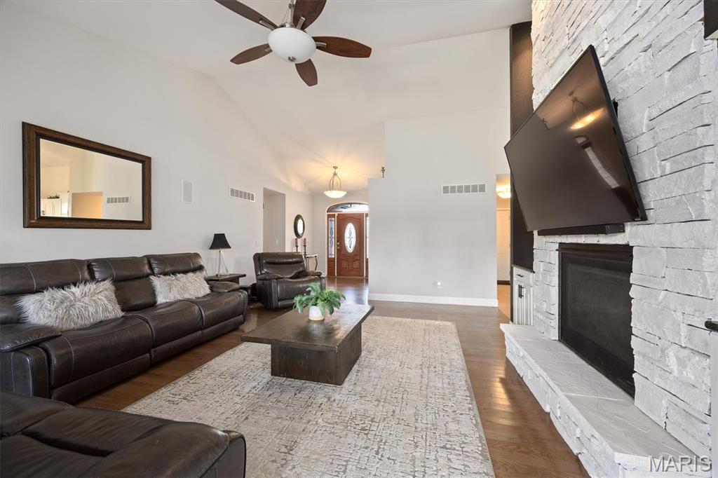 O'fallon, Illinois, 62269, United States, 4 Bedrooms Bedrooms, ,4 BathroomsBathrooms,Residential,For Sale,1988009