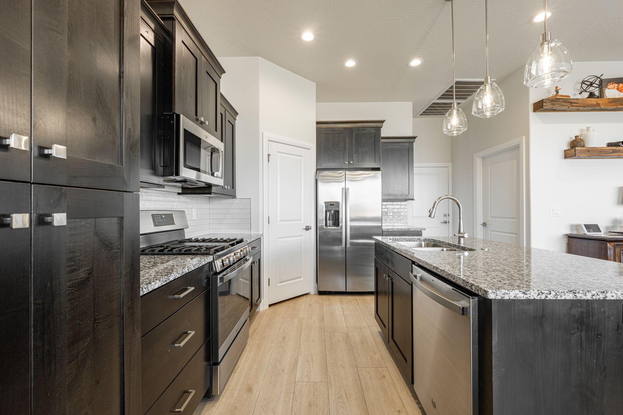 Washington, Utah, 84780, United States, 4 Bedrooms Bedrooms, ,2 BathroomsBathrooms,Residential,For Sale,2008144