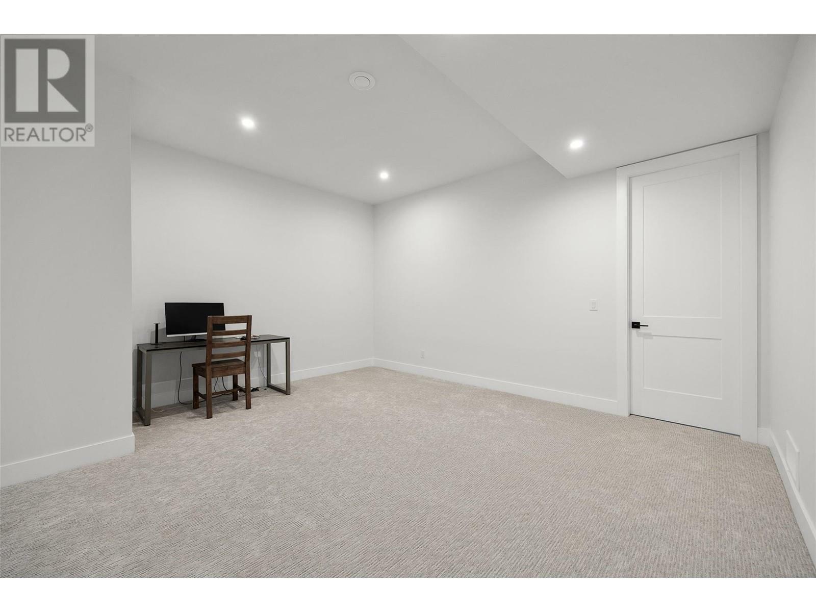 KELOWNA, British Columbia, V1W 4L1, CA, 4 Bedrooms Bedrooms, ,4 BathroomsBathrooms,Residential,For Sale,1838056
