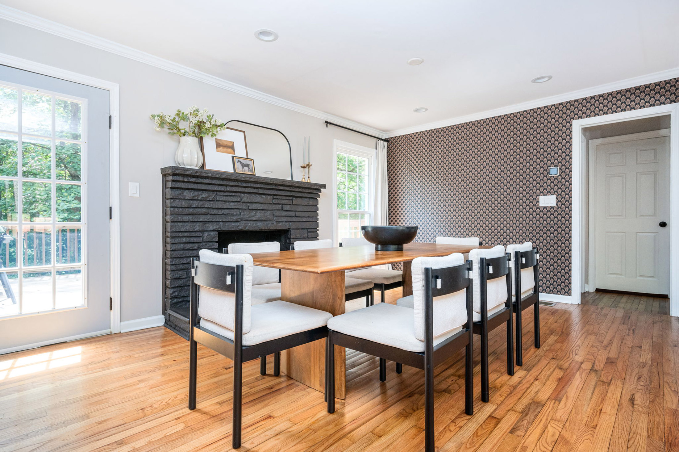  Fully Renovated and Updated Home on Over 0.75 Acre Lot - 物件實景