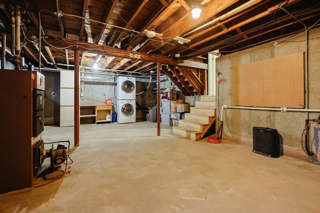 Swampscott, Massachusetts, 01907, United States, 3 Bedrooms Bedrooms, ,2 BathroomsBathrooms,Residential,For Sale,1984314