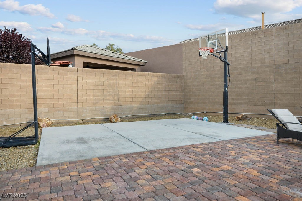 Henderson, Nevada, 89044, United States, 5 Bedrooms Bedrooms, ,5 BathroomsBathrooms,Residential,For Sale,2003253