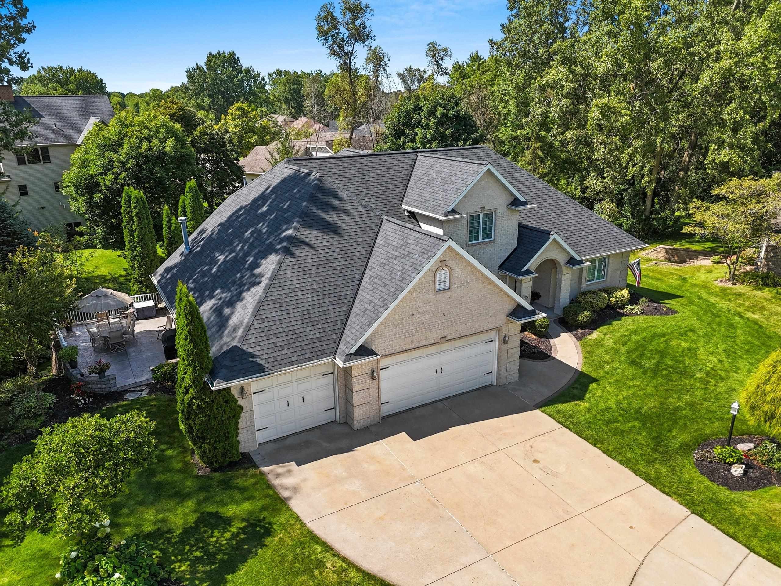 GREEN BAY, Wisconsin, 54302-5254, United States, 5 Bedrooms Bedrooms, ,4 BathroomsBathrooms,Residential,For Sale,1920394
