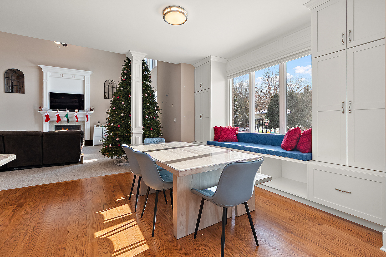 Mokena, Illinois, 60448, United States, 5 Bedrooms Bedrooms, ,4 BathroomsBathrooms,Residential,For Sale,2005248