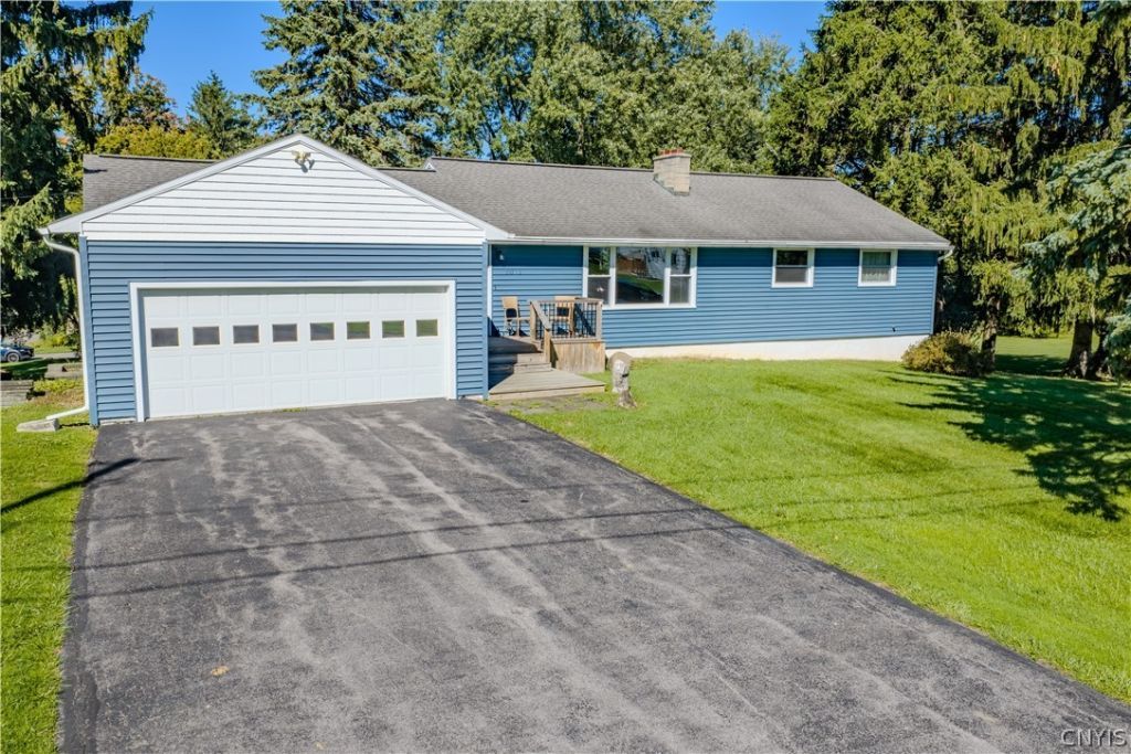 Skyline Dr, Syracuse, NY 13215
