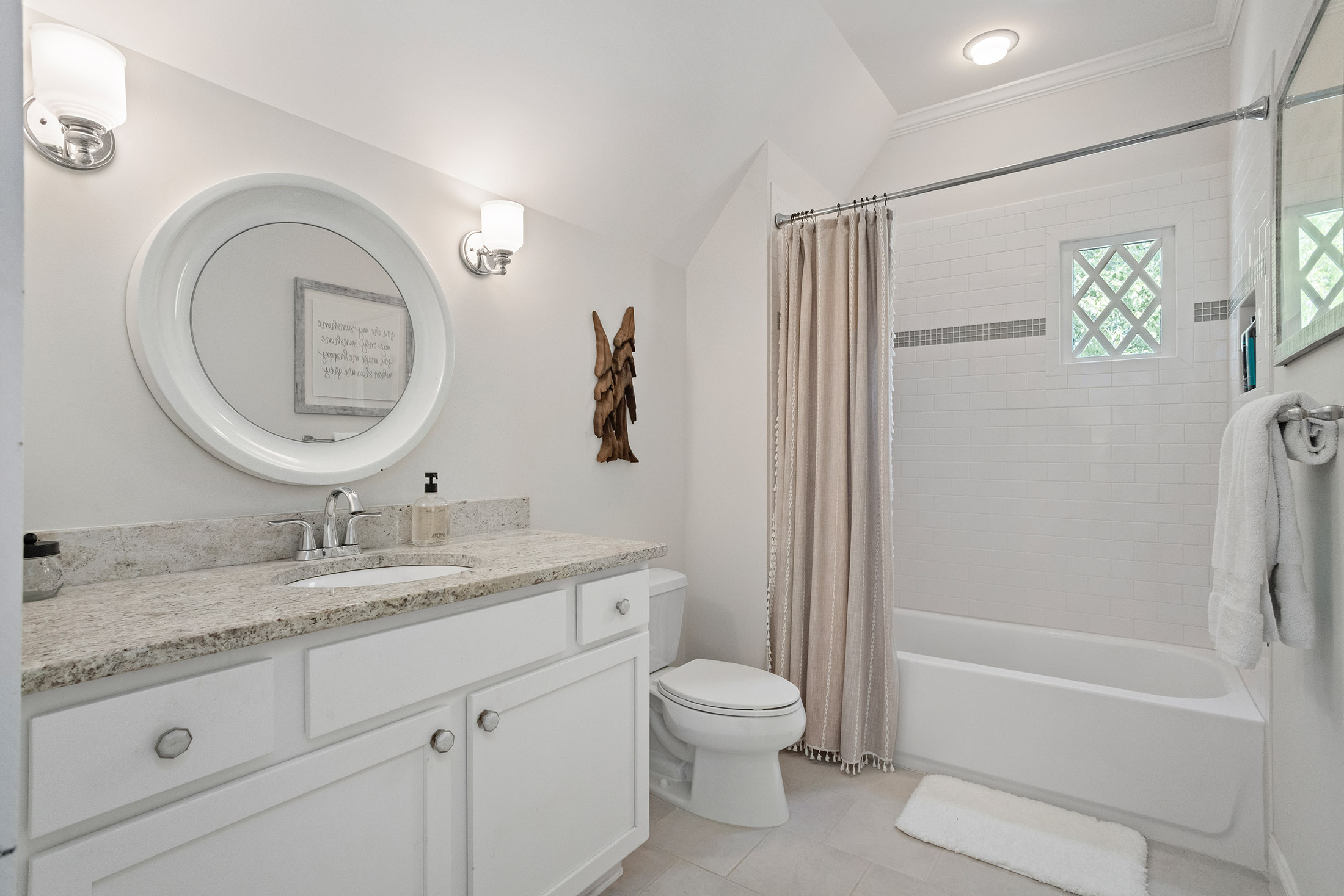  Extraordinary Custom-Built Home in Brookhaven - 物件實景