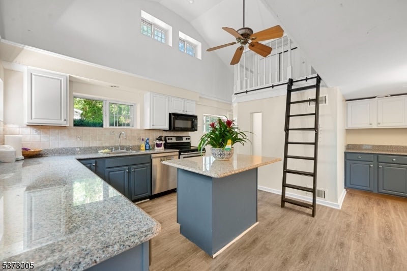 Rockaway Twp., New Jersey, 07849, United States, 9 Bedrooms Bedrooms, ,4 BathroomsBathrooms,Residential,For Sale,1976781