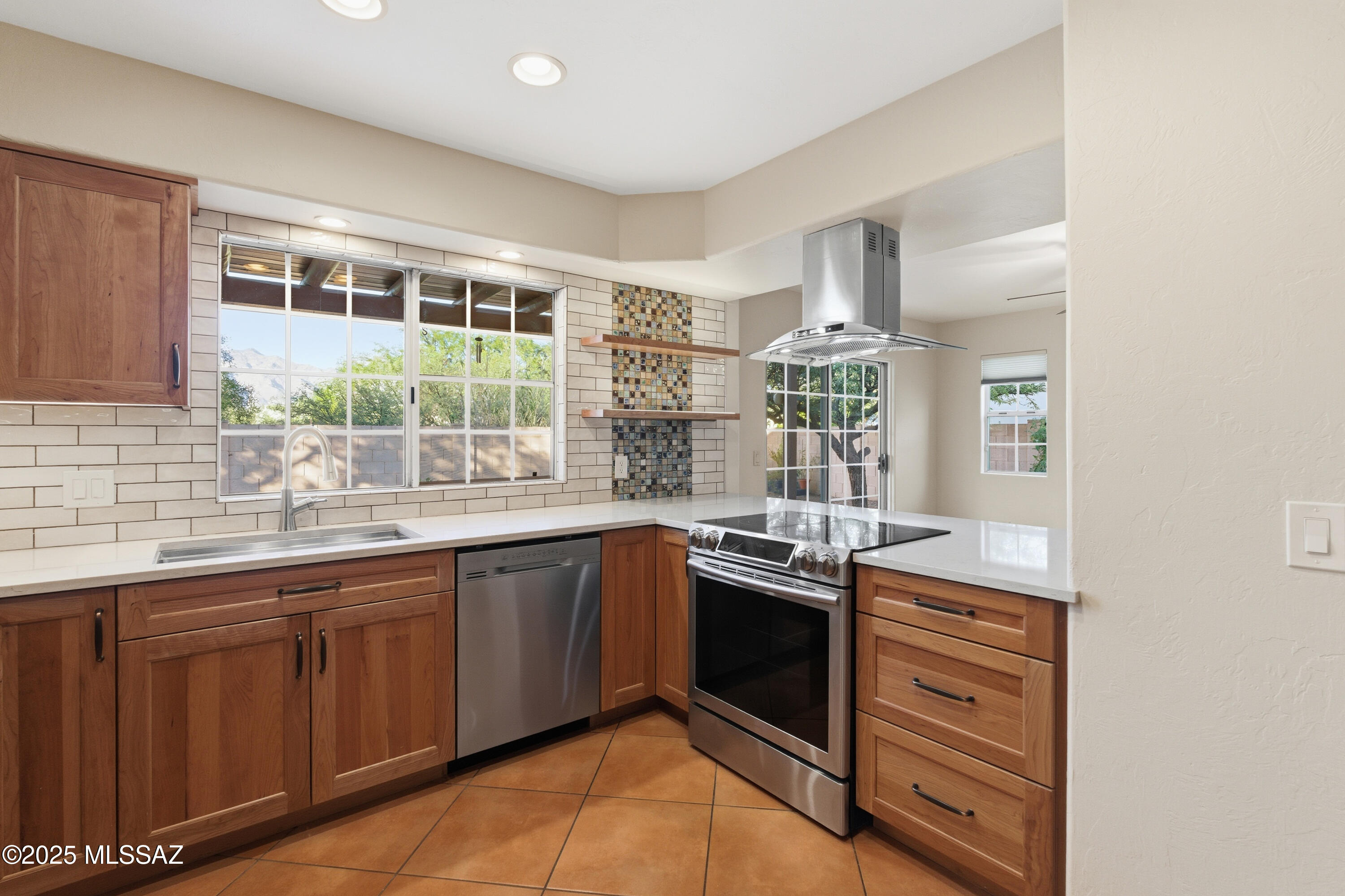 Tucson, Arizona, 85712, United States, 4 Bedrooms Bedrooms, ,3 BathroomsBathrooms,Residential,For Sale,1989179