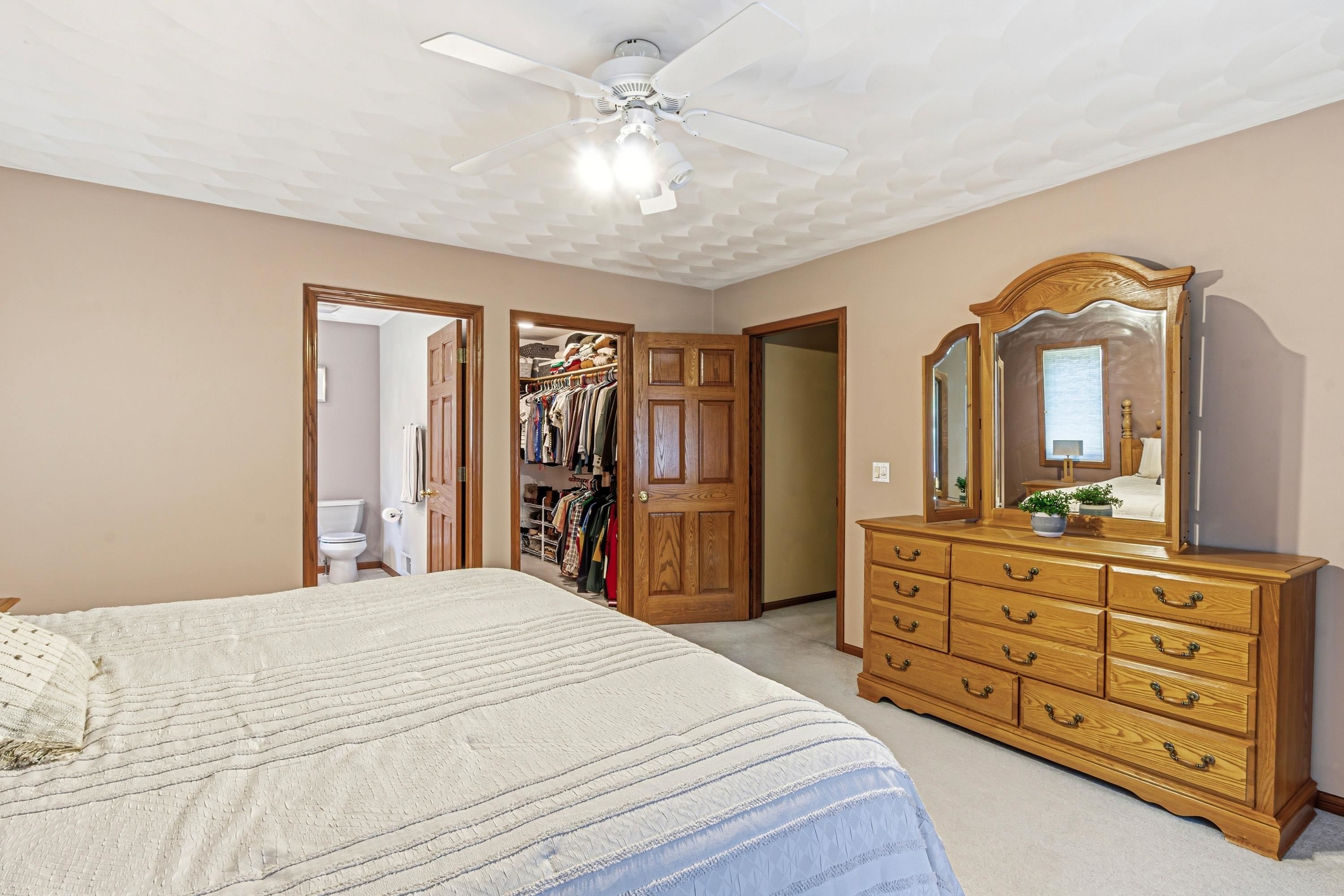 Spring Green, Wisconsin, 53588, United States, 4 Bedrooms Bedrooms, ,4 BathroomsBathrooms,Residential,For Sale,2040175