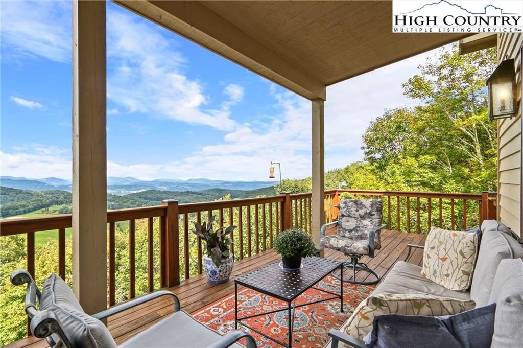 Boone, North Carolina, 28607, United States, 3 Bedrooms Bedrooms, ,3 BathroomsBathrooms,Residential,For Sale,1941298