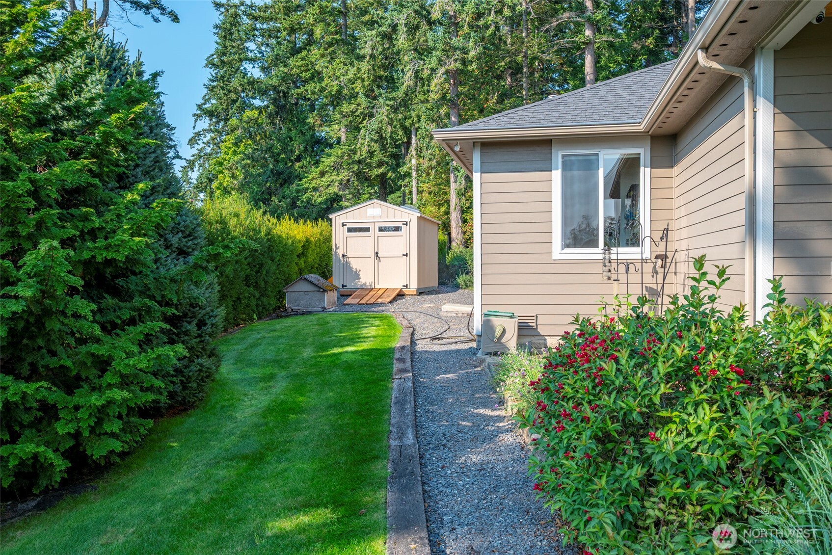 La Conner, Washington, 98257, United States, 2 Bedrooms Bedrooms, ,4 BathroomsBathrooms,Residential,For Sale,1951014