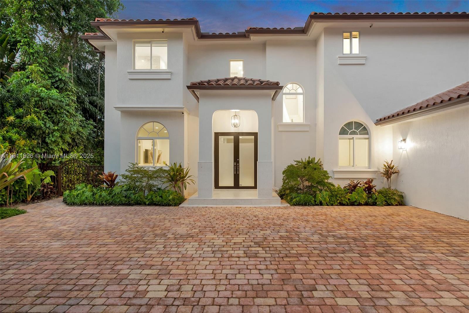 Miami, Florida, 33155, United States, 5 Bedrooms Bedrooms, ,4 BathroomsBathrooms,Residential,For Sale,1994722