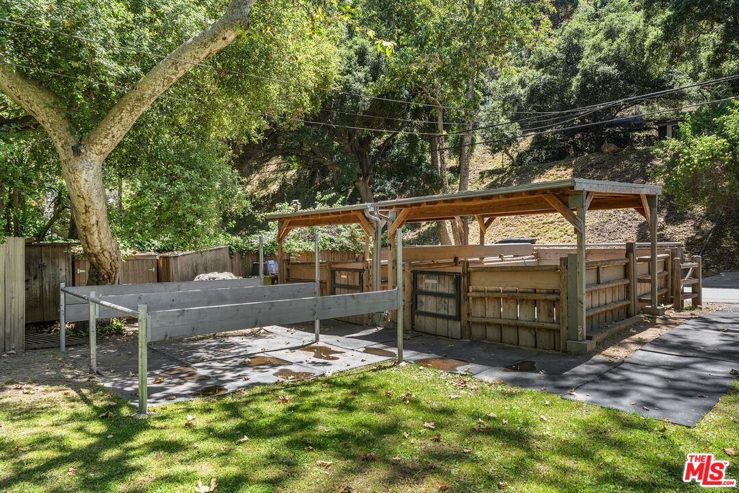 Los Angeles, California, 90049, United States, 4 Bedrooms Bedrooms, ,4 BathroomsBathrooms,Residential,For Sale,1901506
