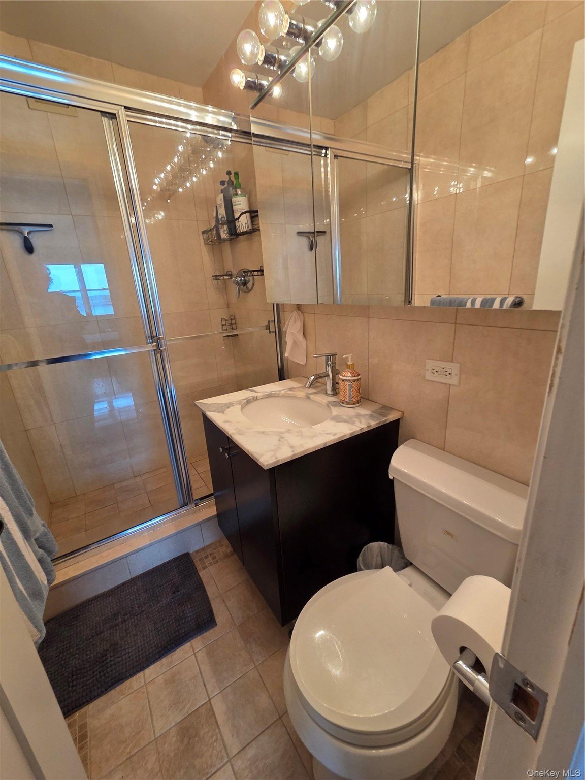 Bayside, New York, 11360, United States, 3 Bedrooms Bedrooms, ,2 BathroomsBathrooms,Residential,For Sale,2048050