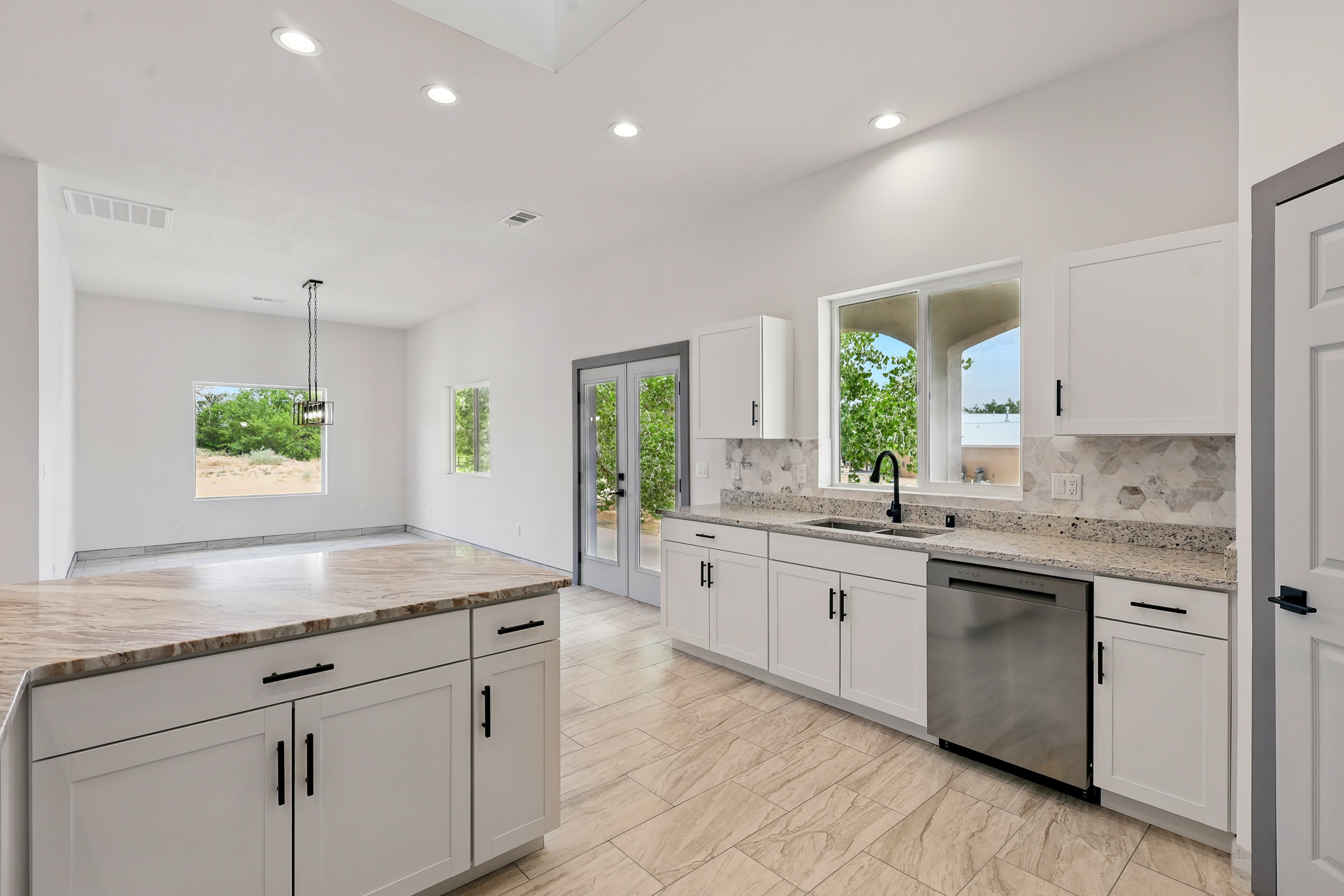 Los Lunas, New Mexico, 87031, United States, 4 Bedrooms Bedrooms, ,2 BathroomsBathrooms,Residential,For Sale,1943131