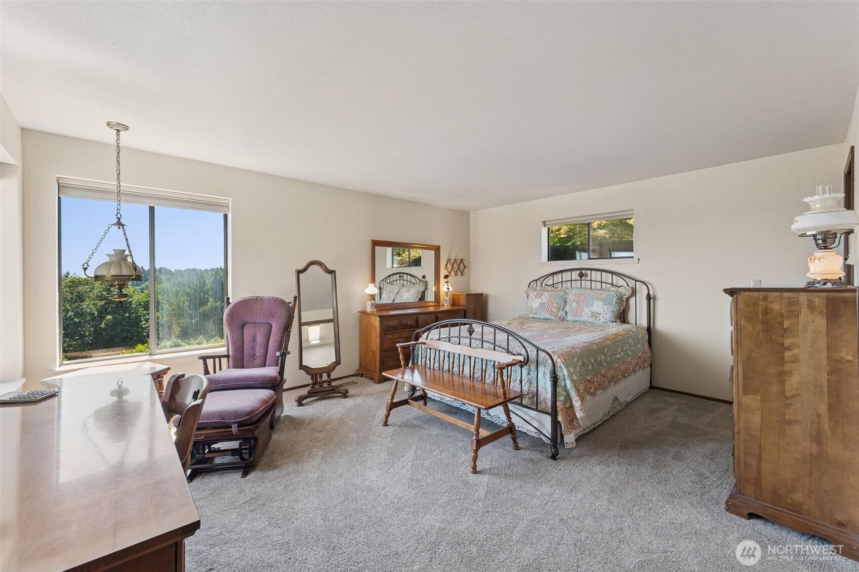 KENT, Washington, 98032, United States, 4 Bedrooms Bedrooms, ,3 BathroomsBathrooms,Residential,For Sale,1927250