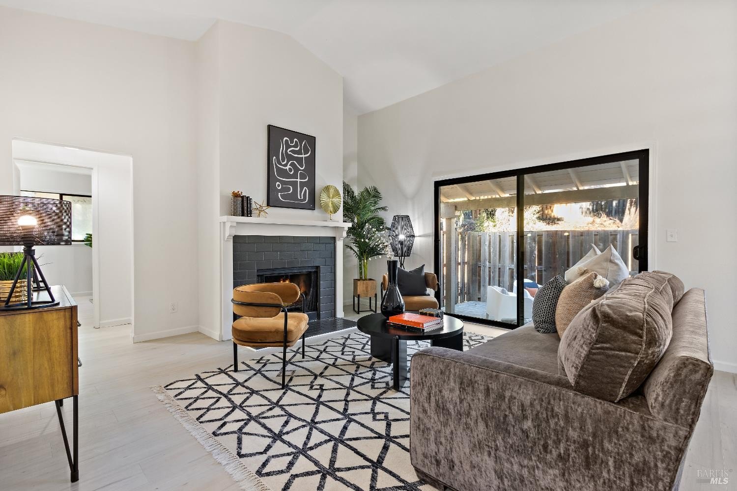 Hercules, California, 94547, United States, 2 Bedrooms Bedrooms, ,2 BathroomsBathrooms,Residential,For Sale,1988230