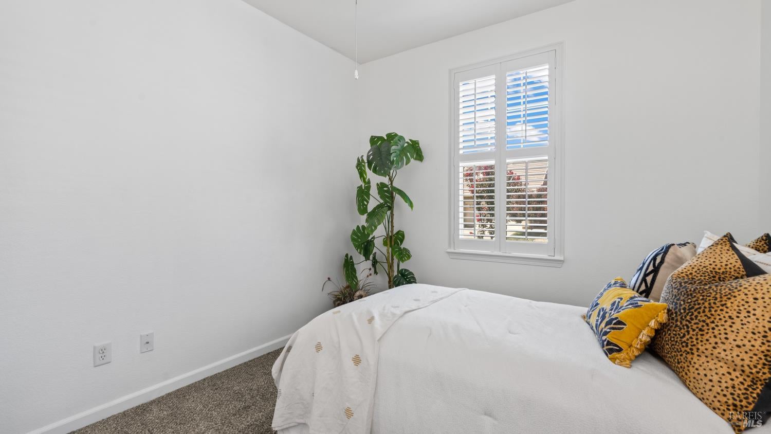 Vacaville, California, 95687, United States, 2 Bedrooms Bedrooms, ,2 BathroomsBathrooms,Residential,For Sale,1911882