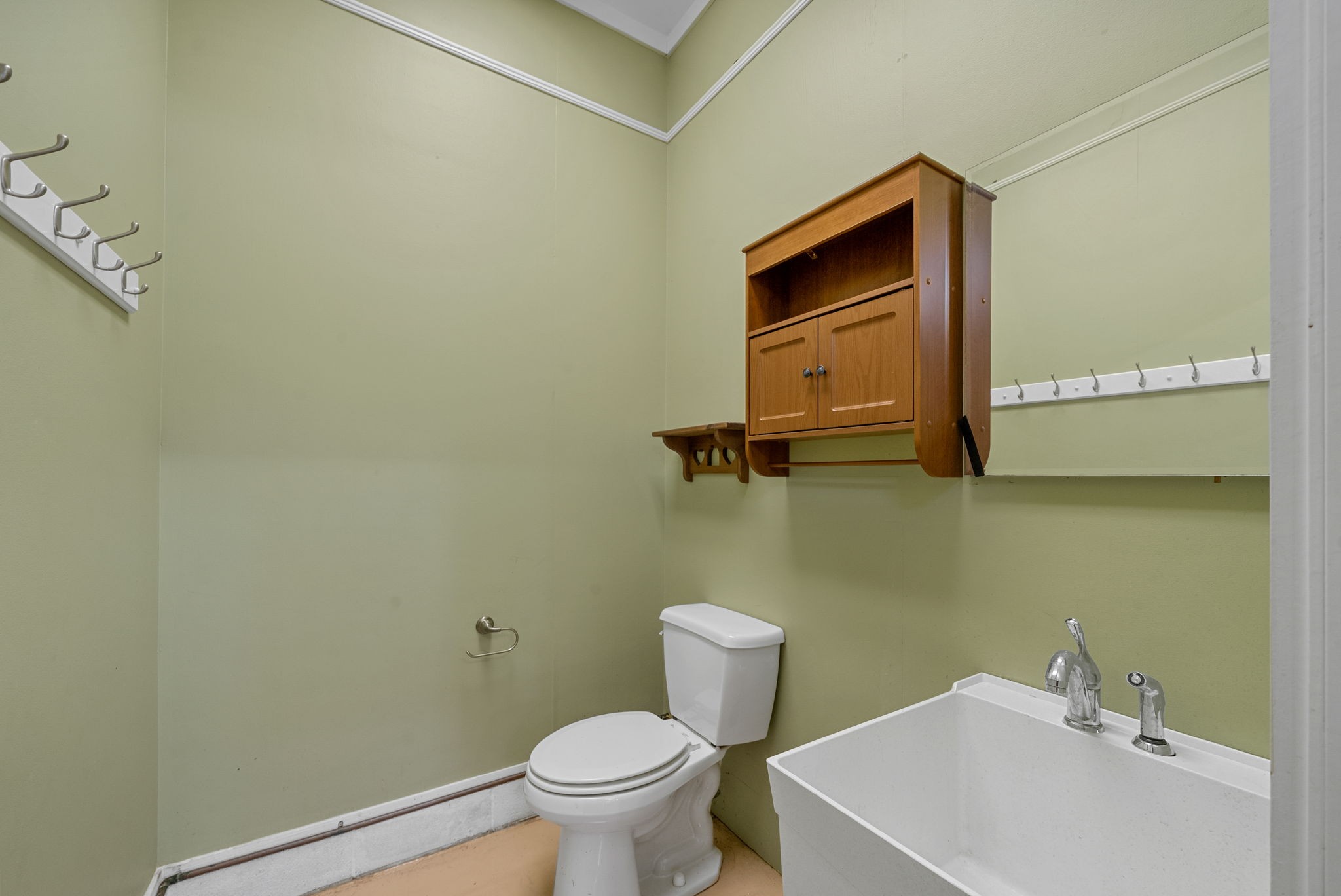 Clarksville, Tennessee, 37040, United States, 4 Bedrooms Bedrooms, ,4 BathroomsBathrooms,Residential,For Sale,1981354