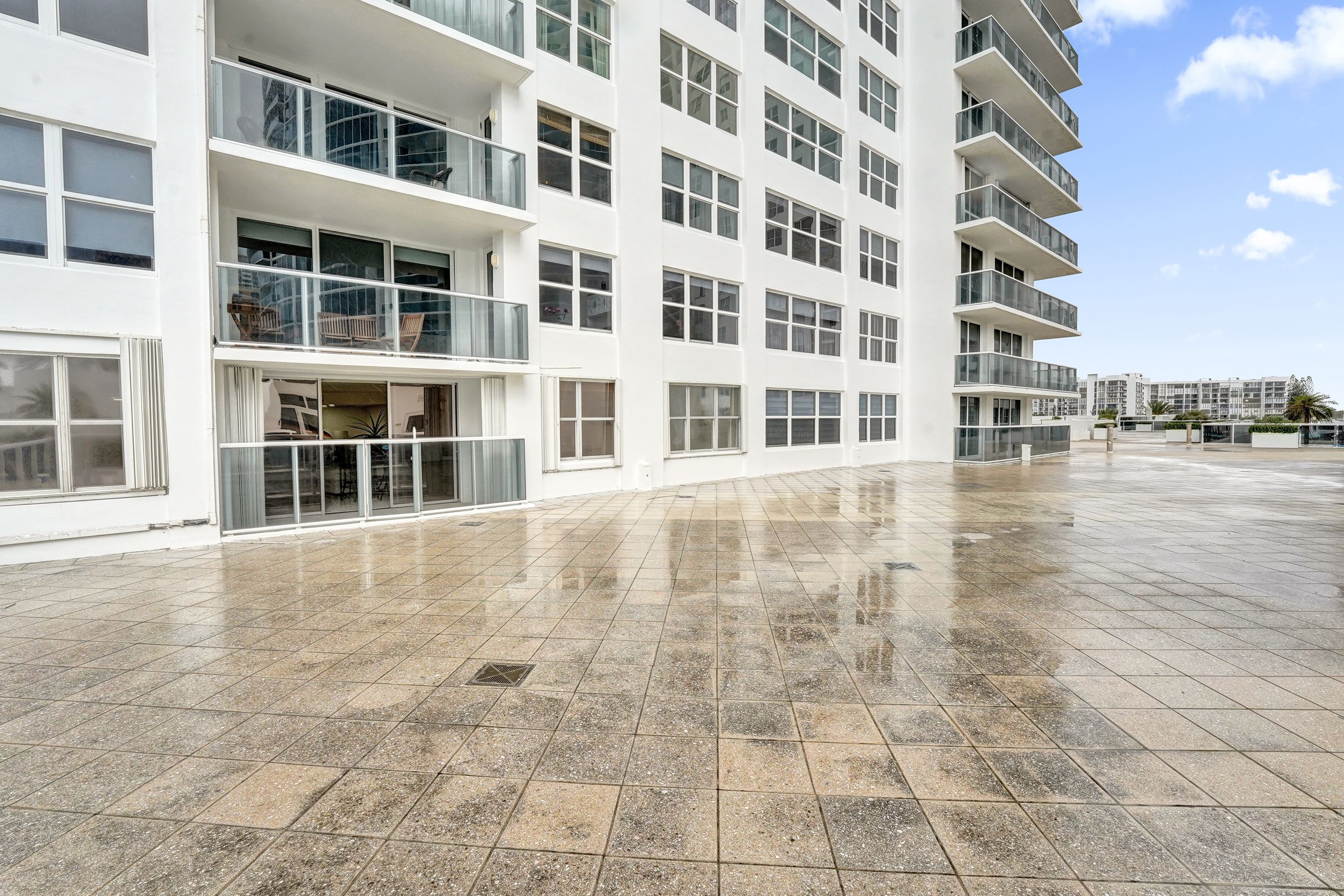  2751 S Ocean Drive, Hollywood, FL, 33019 - 物件實景