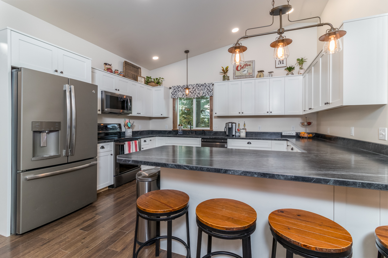 Bonners Ferry, Idaho, 83805, United States, 5 Bedrooms Bedrooms, ,3 BathroomsBathrooms,Residential,For Sale,1942969