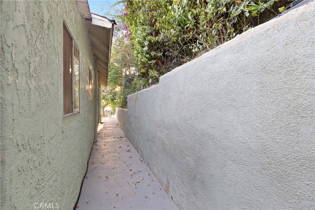 Los Angeles, California, 90063, United States, 3 Bedrooms Bedrooms, ,3 BathroomsBathrooms,Residential,For Sale,1938120