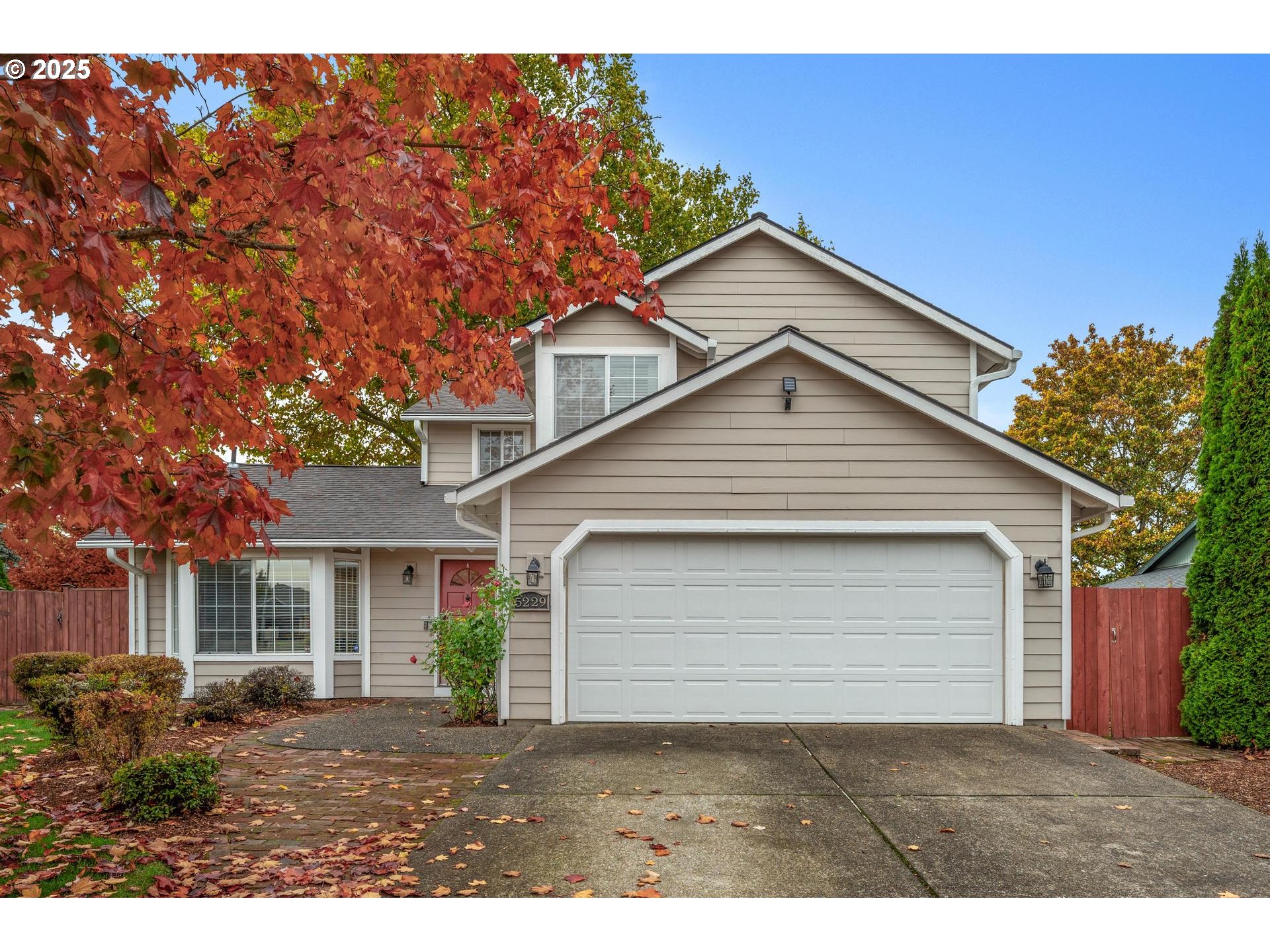 Hillsboro, Oregon, 97124, United States, 3 Bedrooms Bedrooms, ,2 BathroomsBathrooms,Residential,For Sale,1865919