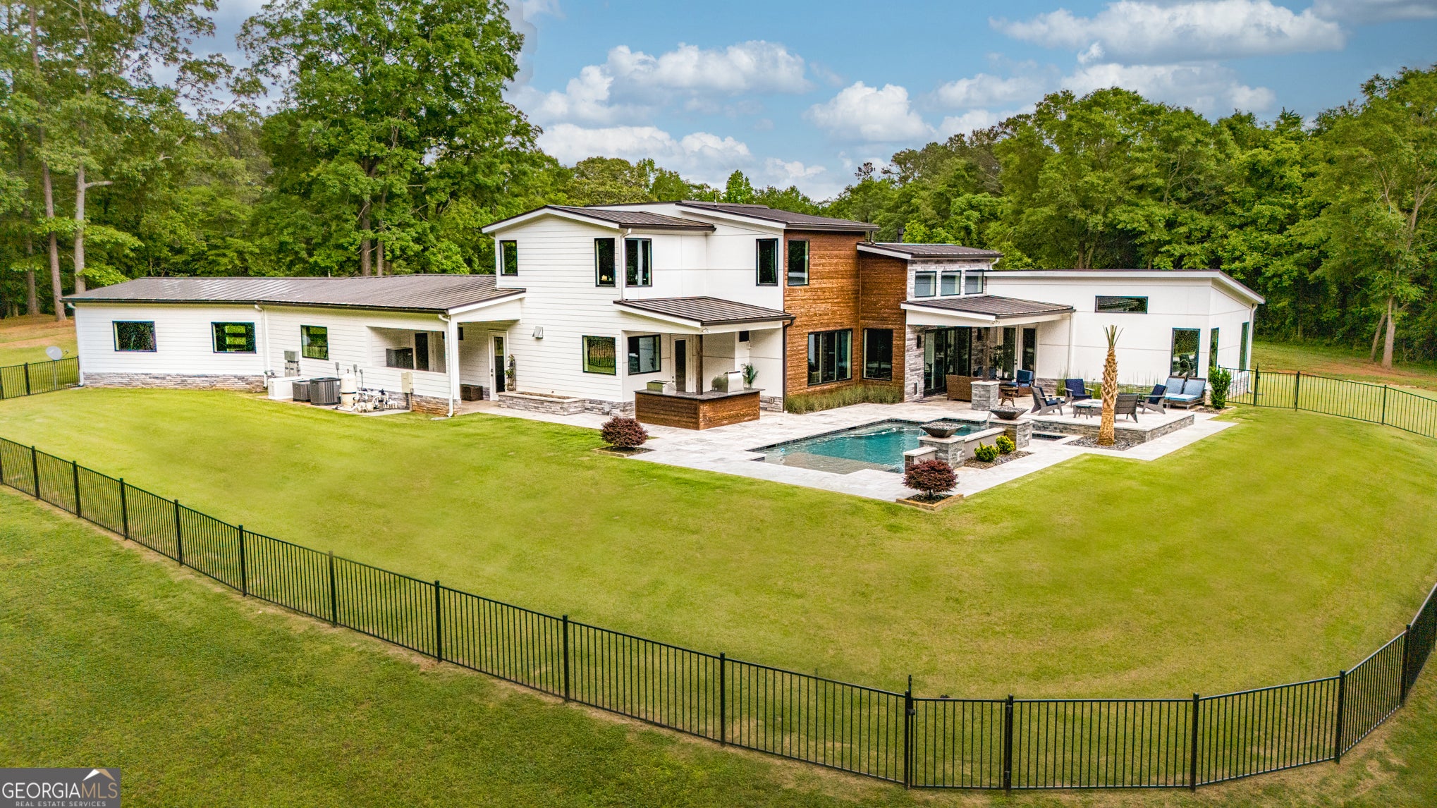 Tyrone, Georgia, 30290, United States, 4 Bedrooms Bedrooms, ,4 BathroomsBathrooms,Residential,For Sale,1978497