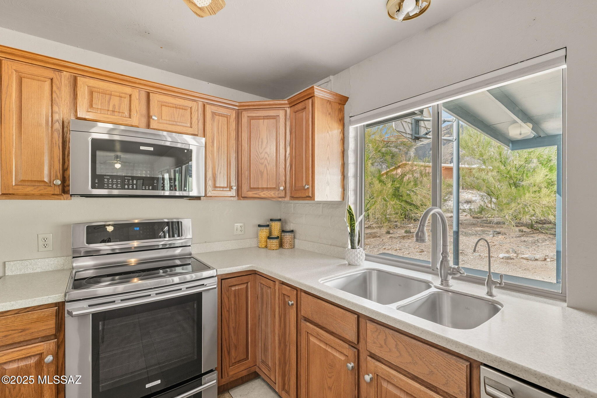 Tucson, Arizona, 85718, United States, 3 Bedrooms Bedrooms, ,2 BathroomsBathrooms,Residential,For Sale,1950776