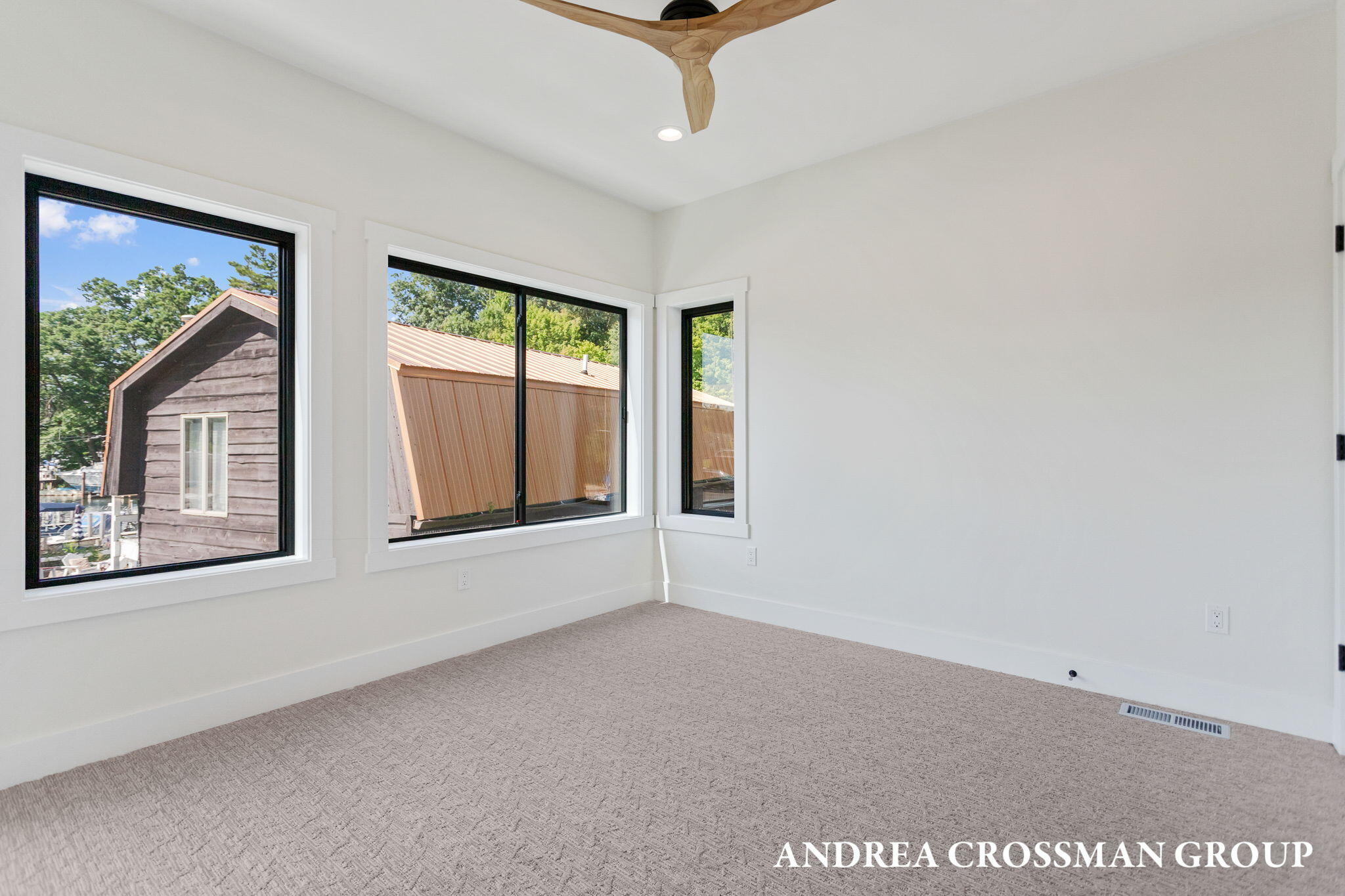 South Haven, Michigan, 49090, United States, 3 Bedrooms Bedrooms, ,3 BathroomsBathrooms,Residential,For Sale,1987692