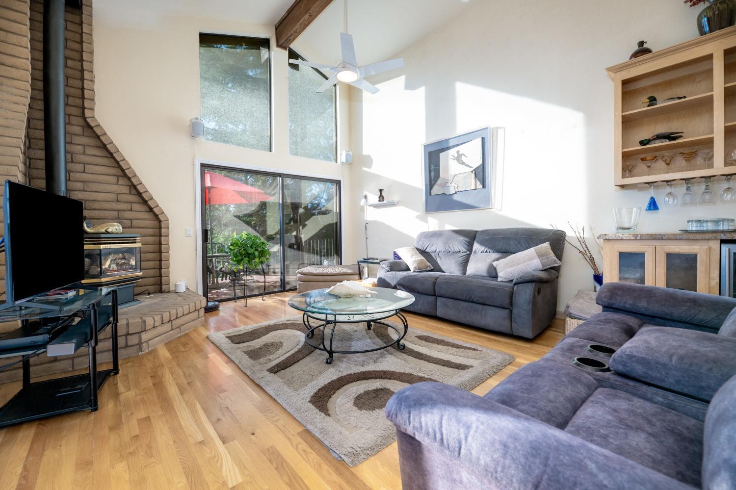Grass Valley, California, 95949, United States, 3 Bedrooms Bedrooms, ,2 BathroomsBathrooms,Residential,For Sale,1761792