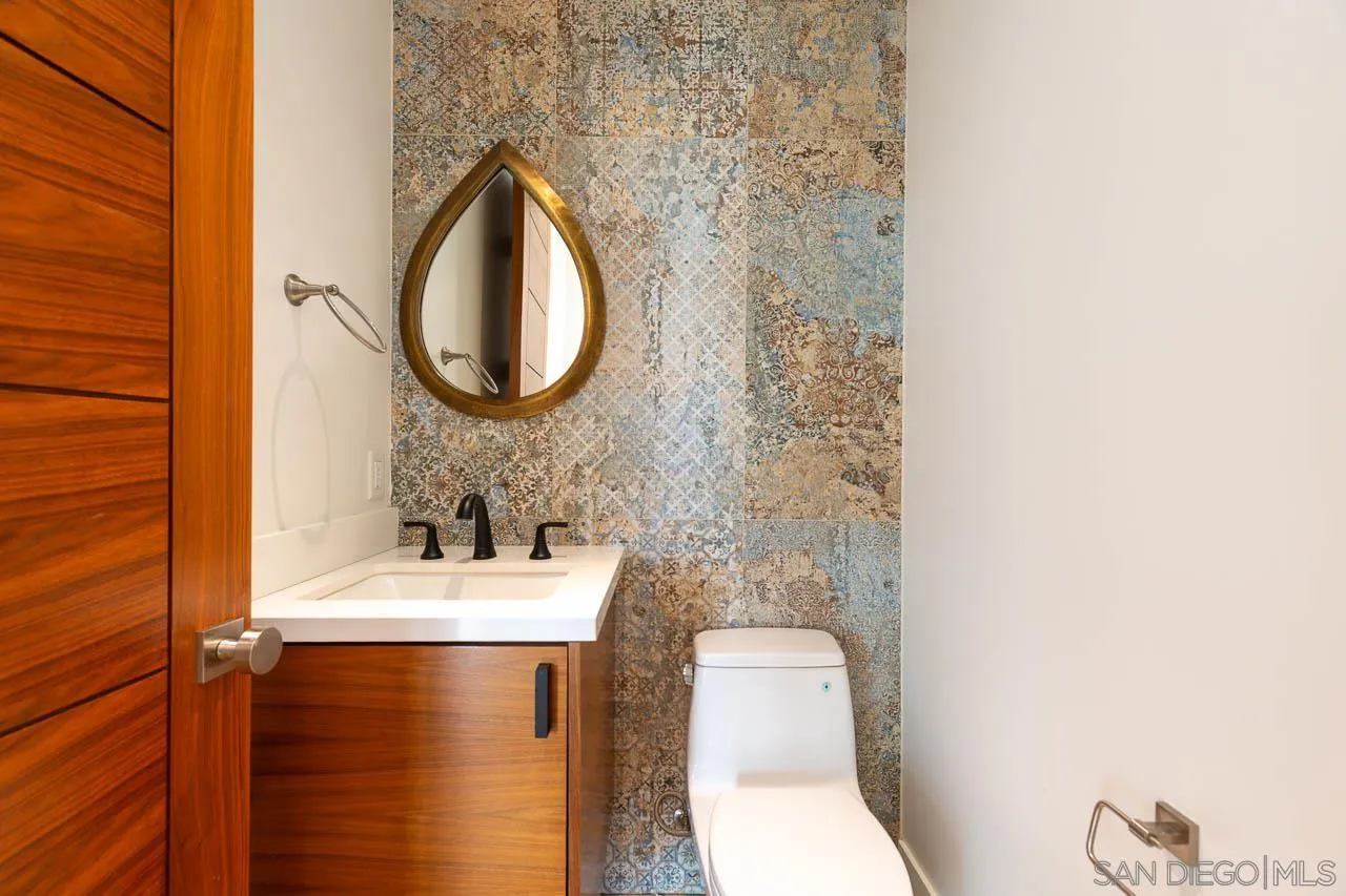 La Jolla, California, 92037, United States, 4 Bedrooms Bedrooms, ,3 BathroomsBathrooms,Residential,For Sale,1992074