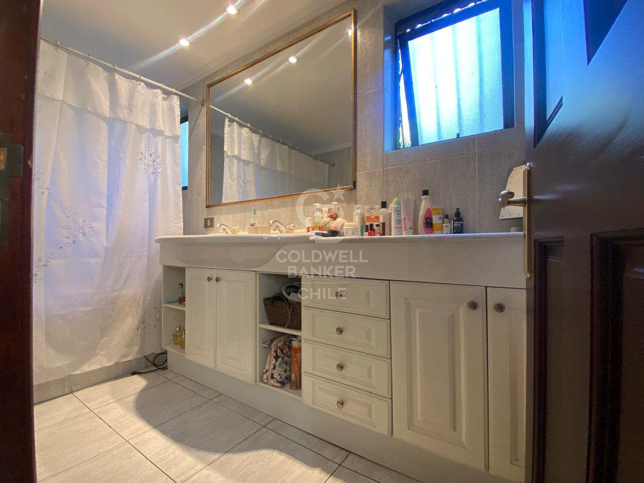 Lo Barnechea, Chile, 3 Bedrooms Bedrooms, ,3 BathroomsBathrooms,Residential,For Sale,1950773