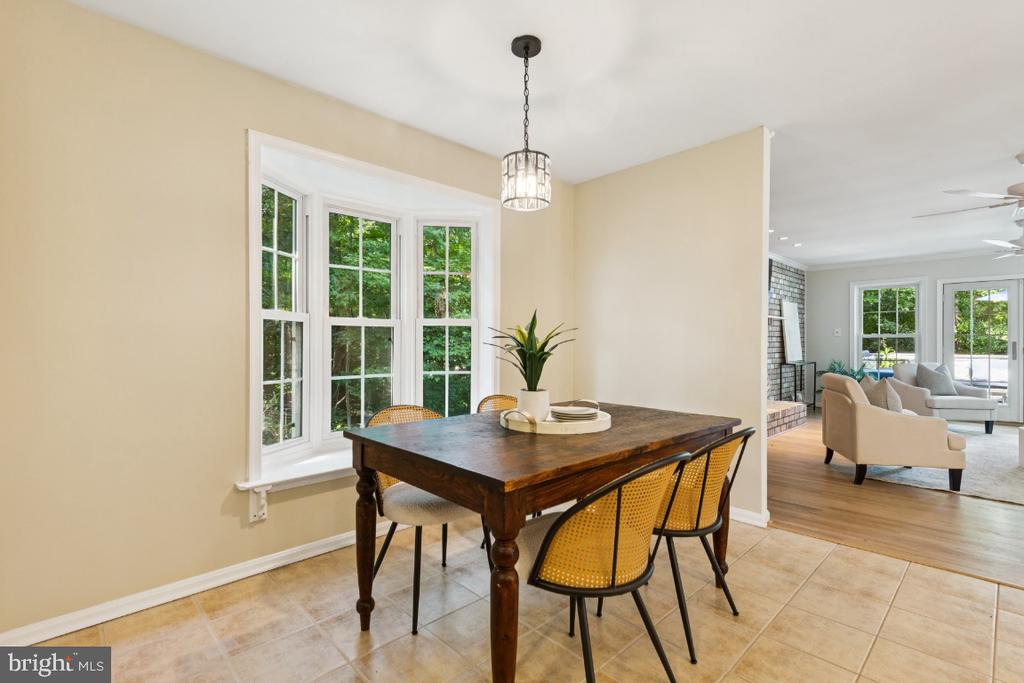 Fairfax, Virginia, 22030, United States, 3 Bedrooms Bedrooms, ,3 BathroomsBathrooms,Residential,For Sale,1904338