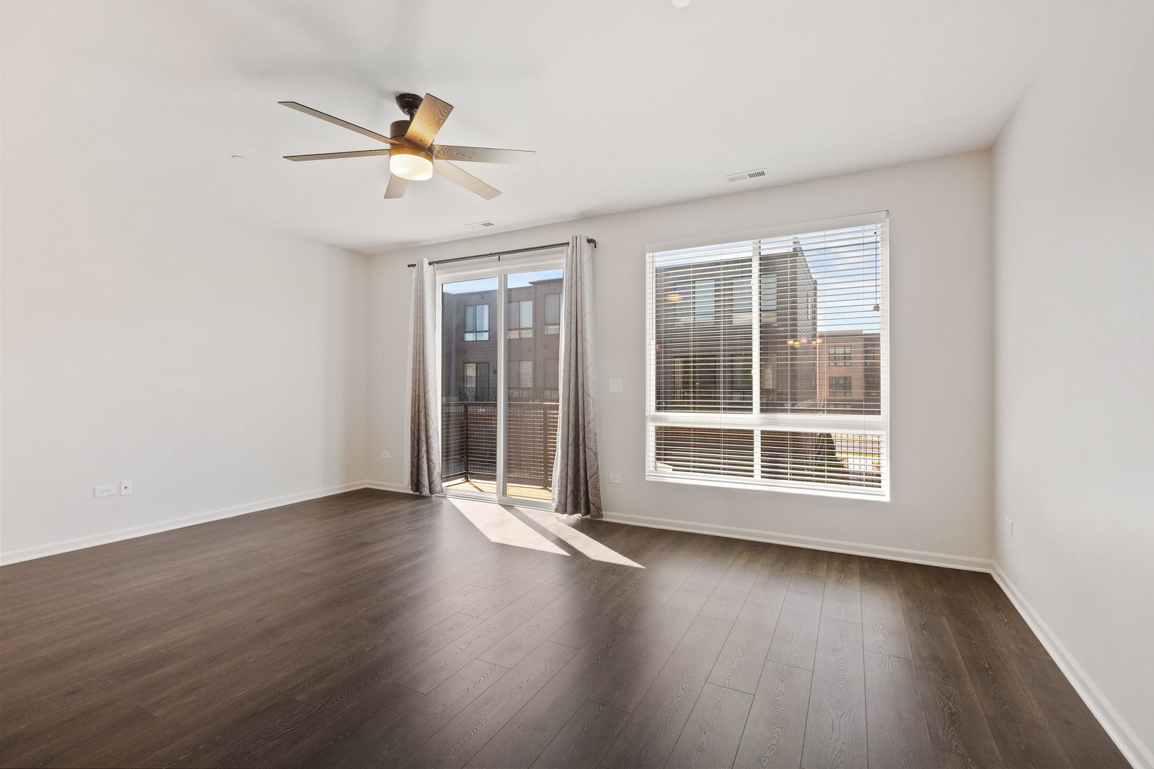 Schaumburg, Illinois, 60173, United States, 3 Bedrooms Bedrooms, ,3 BathroomsBathrooms,Residential,For Sale,1868457