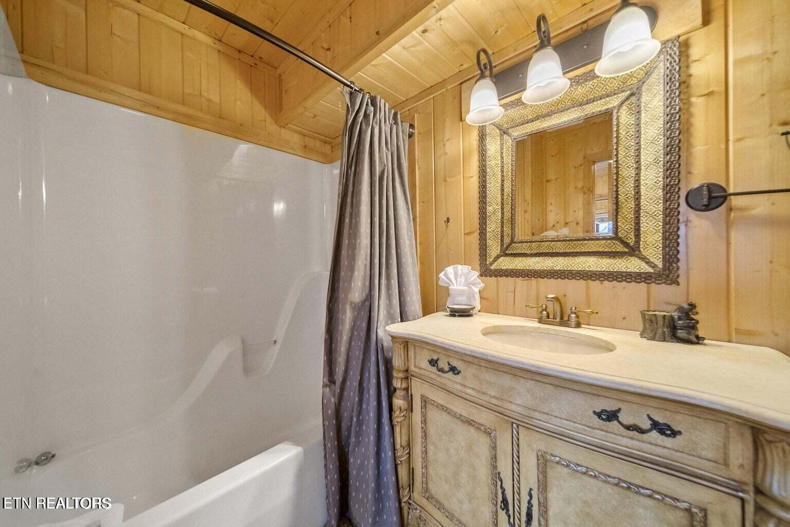 922 Scenic Tr, Gatlinburg, Tennessee, 37738, United States, 3 Bedrooms Bedrooms, ,3 BathroomsBathrooms,Residential,For Sale,922 Scenic Tr,1483117