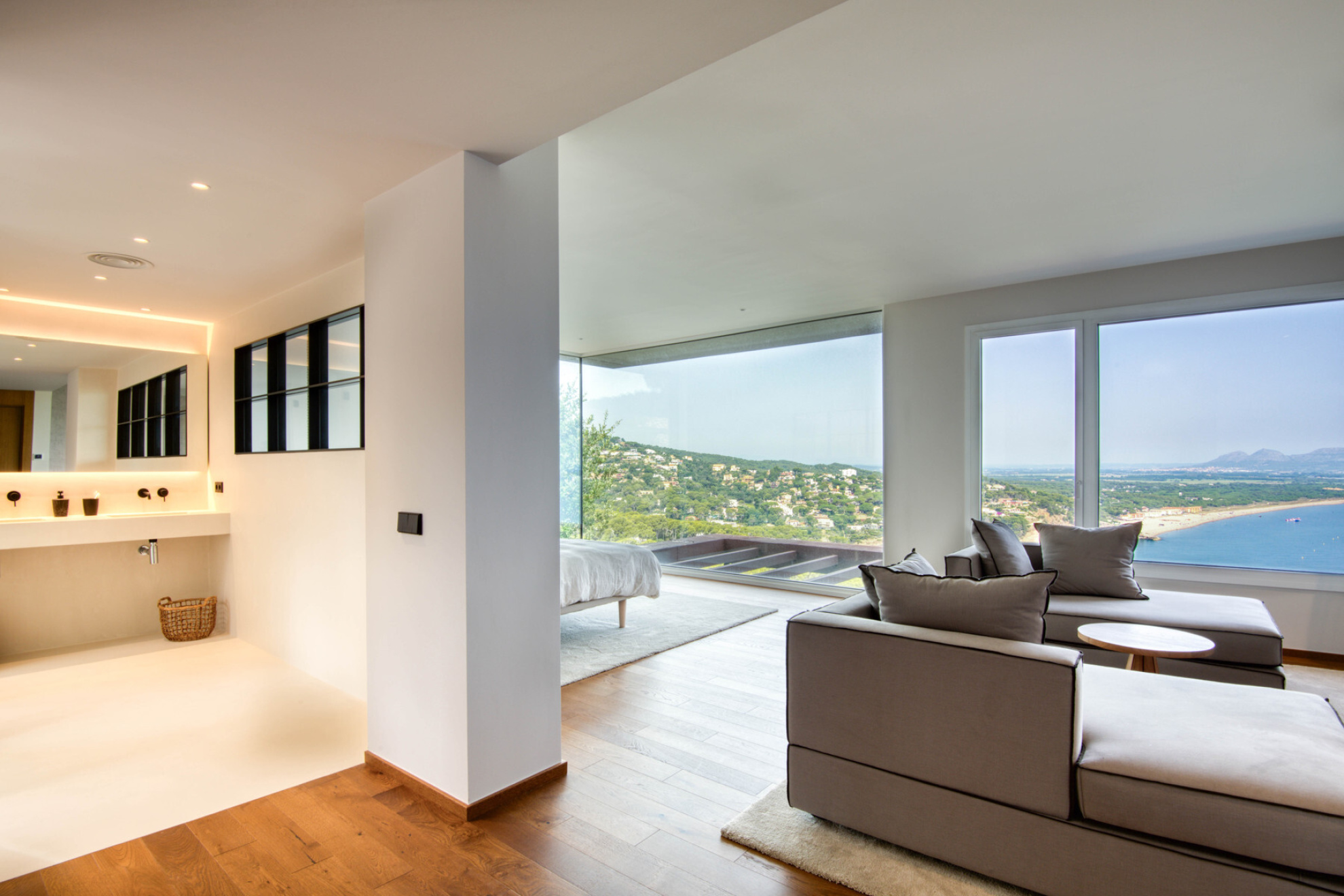  House with swimming pool and sea views in private urbanization in Sa Riera. - 物件實景