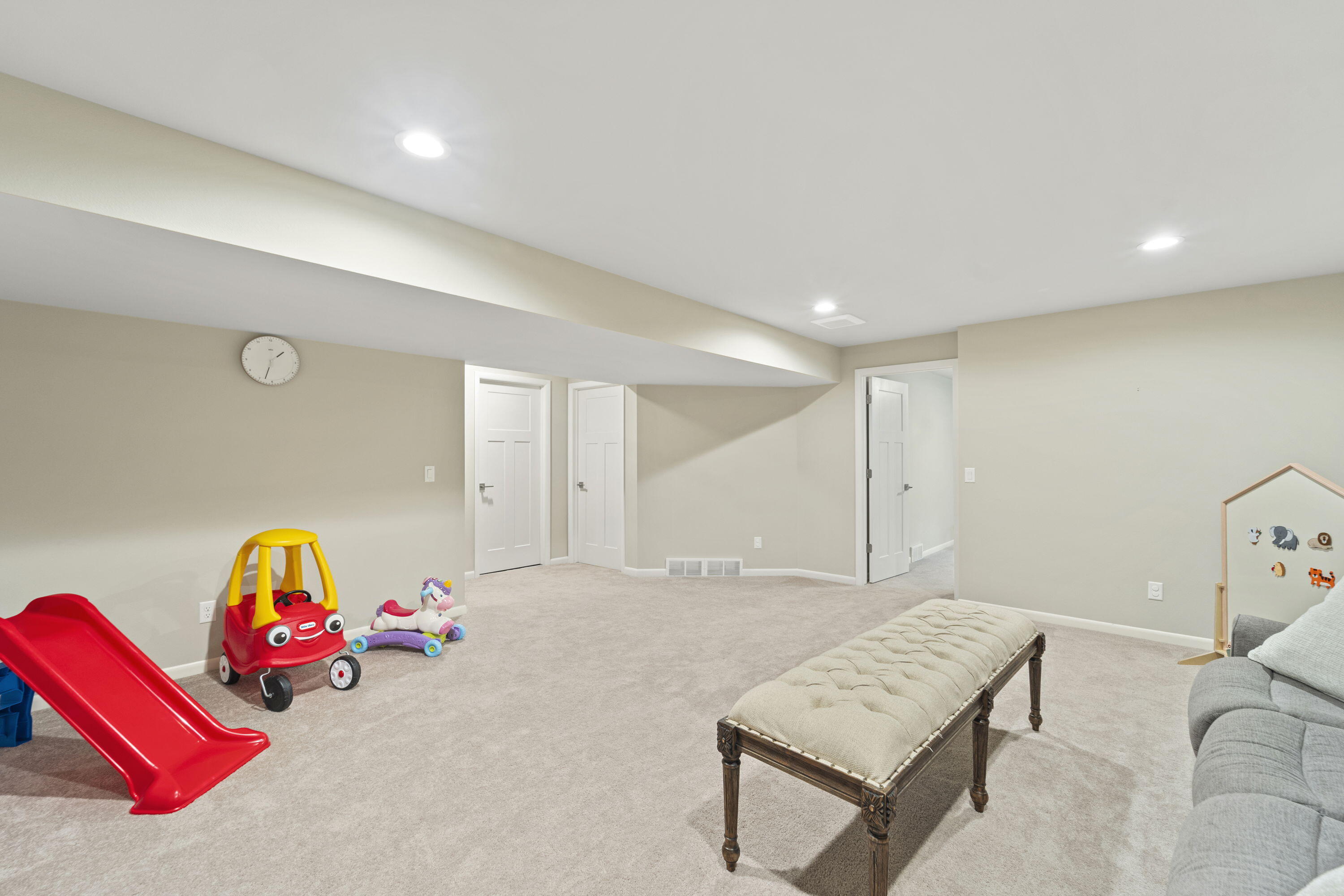 Mequon, Wisconsin, 53097, United States, 5 Bedrooms Bedrooms, ,4 BathroomsBathrooms,Residential,For Sale,1932349