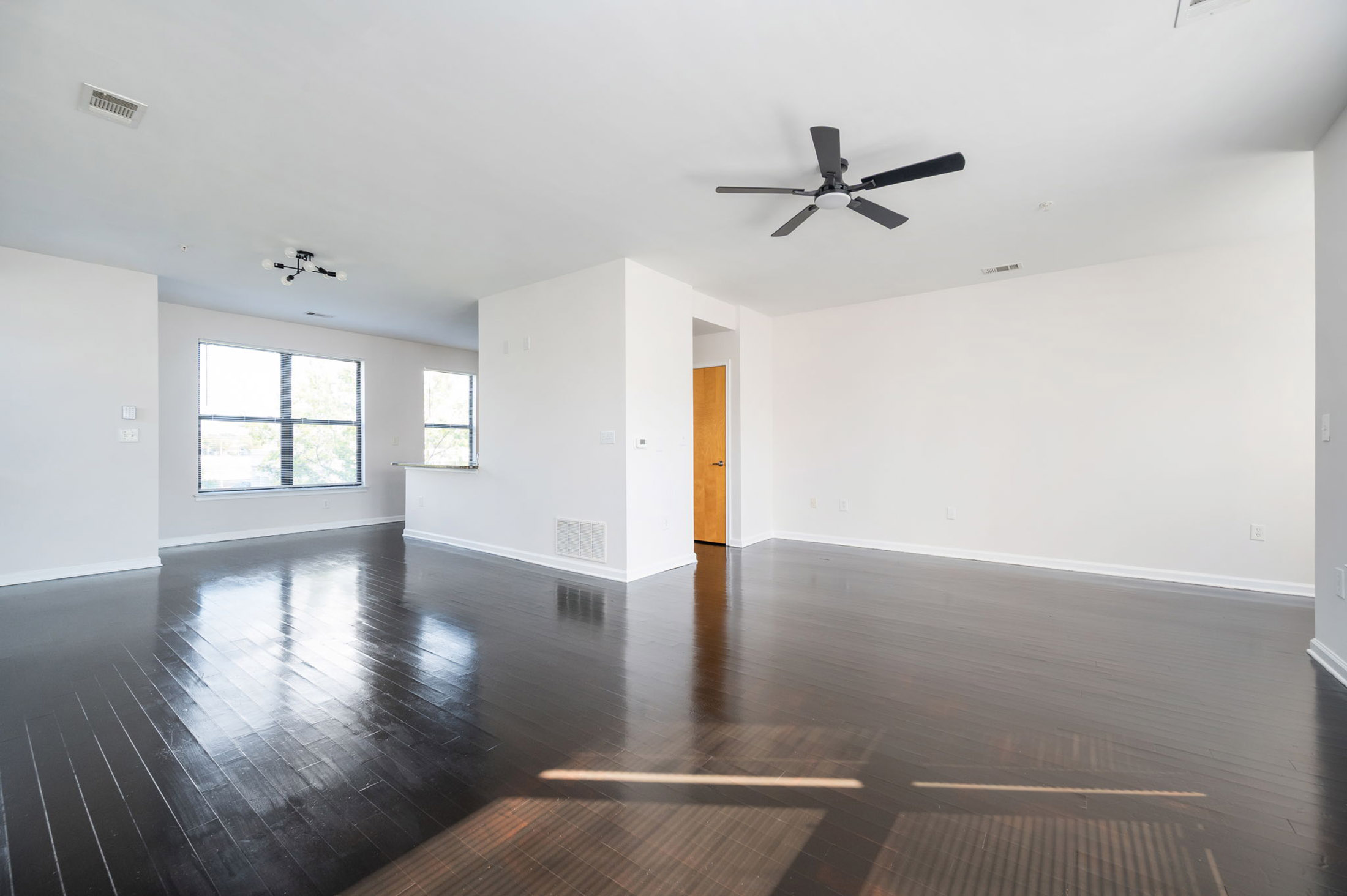  Townhome-style Unit and the Convenience of Intown Living at Sky Lofts - 物件實景