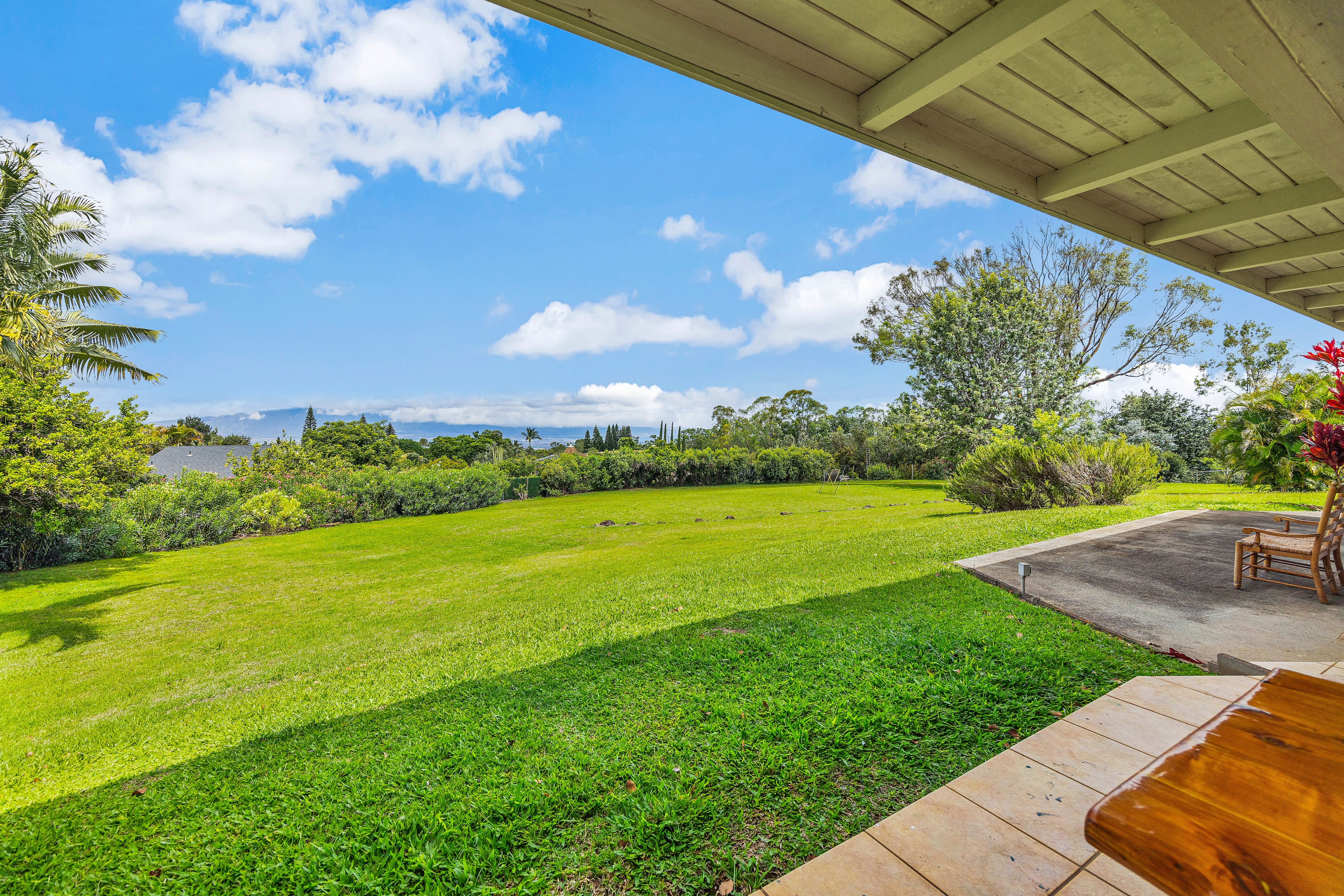  Views stretching  to the West Maui Mountains, ocean, and Haleakala - 物件實景