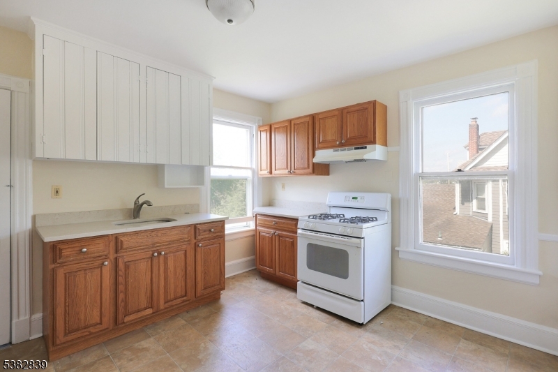 Westfield Town, New Jersey, 07090, United States, 5 Bedrooms Bedrooms, ,3 BathroomsBathrooms,Residential,For Sale,1941025
