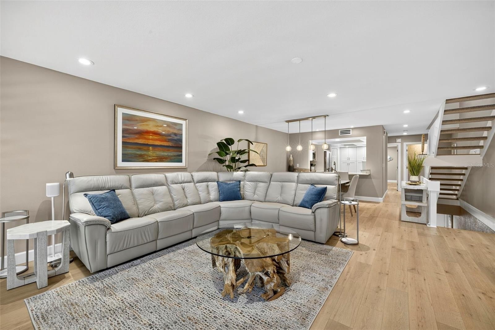 CLEARWATER BEACH, Florida, 33767, United States, 3 Bedrooms Bedrooms, ,3 BathroomsBathrooms,Residential,For Sale,1976812