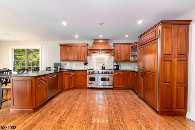Chatham Boro, New Jersey, 07928, United States, 4 Bedrooms Bedrooms, ,3 BathroomsBathrooms,Residential,For Sale,1941071