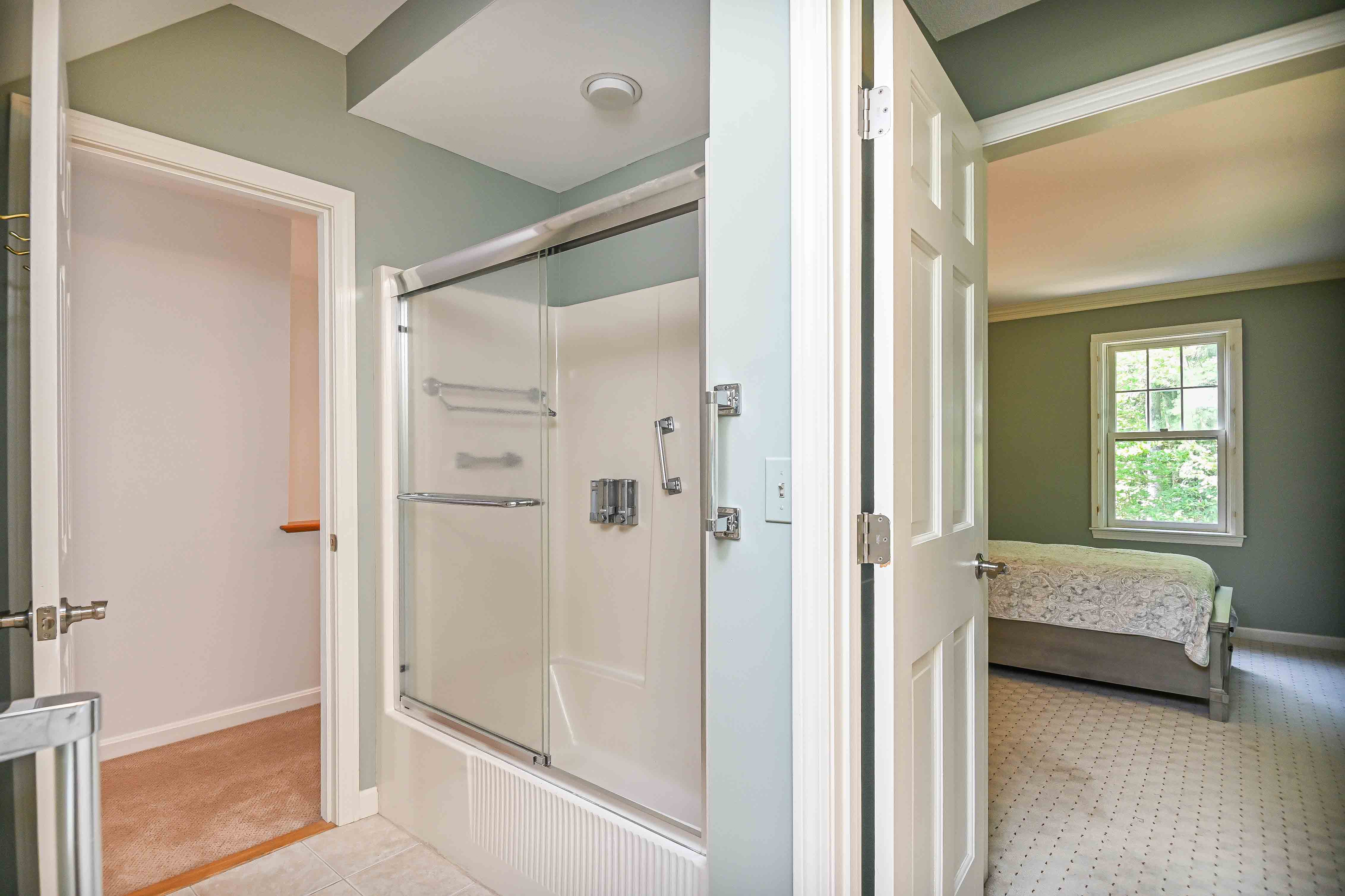 York, Maine, 03909, United States, 3 Bedrooms Bedrooms, ,3 BathroomsBathrooms,Residential,For Sale,1912030