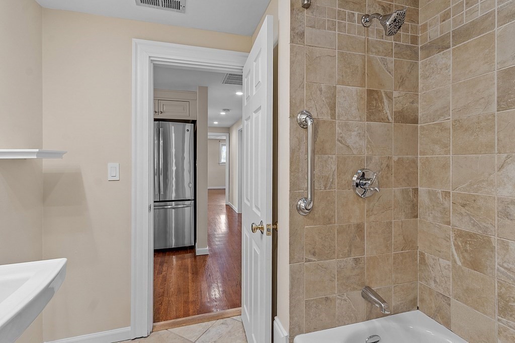 Malden, Massachusetts, 02148, United States, 3 Bedrooms Bedrooms, ,2 BathroomsBathrooms,Residential,For Sale,1938080