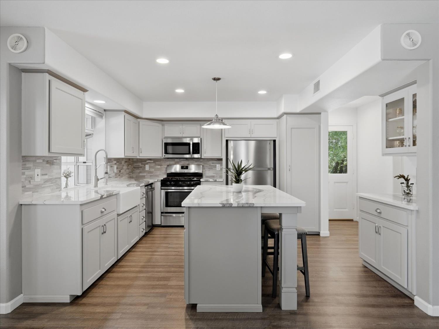 Bass Lake, California, 93604, United States, 3 Bedrooms Bedrooms, ,3 BathroomsBathrooms,Residential,For Sale,2049095